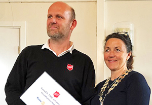 Imponert over "Jobben" i Frelsesarmeen