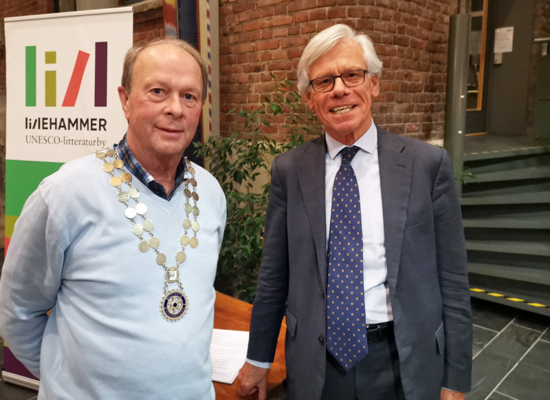 110 tilhørere da Knut Vollebæk fortalte om sin spennende diplomatiske livsreise.