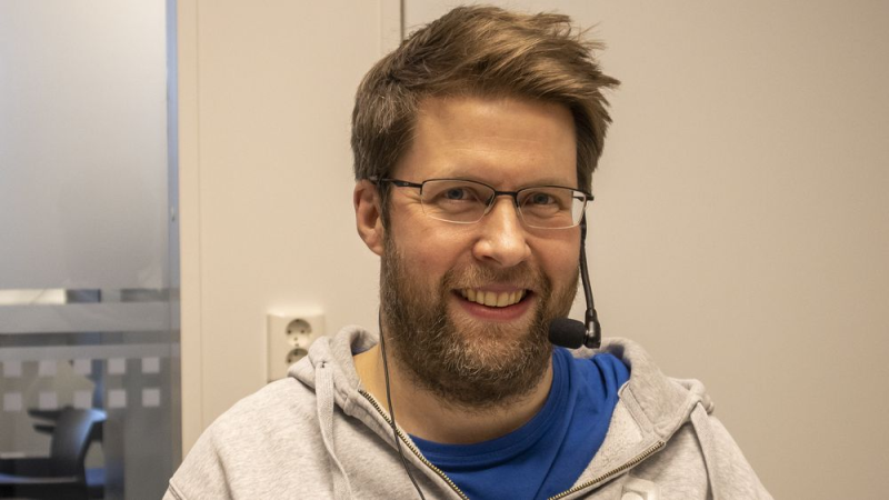 24 fulgte presentasjonen til gausdølen Nils Kalstad om informasjonssikkerhet og kommunikasjonsteknologi på Zoom tirsdag kveld.