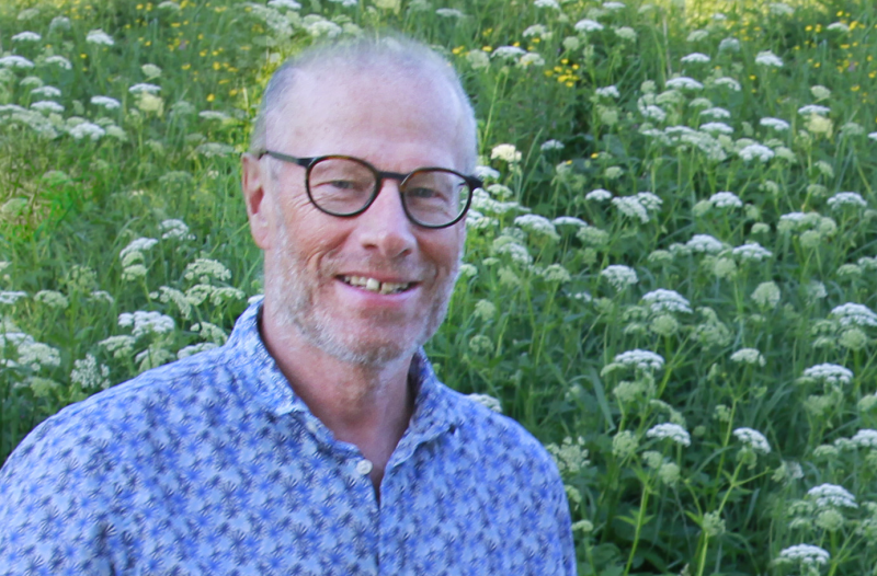 Tirsdag 28. september skal vi bli bedre kjent med gründeren, bedriftslederen og den sterkt idrettsintersserte Lars Hanstad.