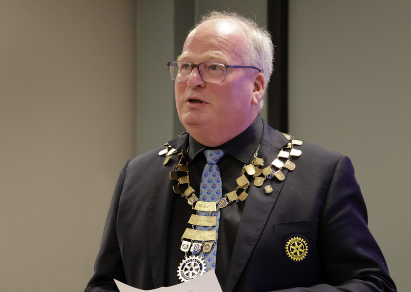 Tirsdag kveld møtte distriktsguvernør Hans Olav Osbakk 30 medlemmer i Lillehammer Rotary i sitt årlige møte med klubben.