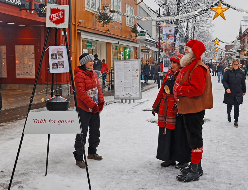 Det er behov for flere julegrytevakter på Strandtorget og i Gågata.