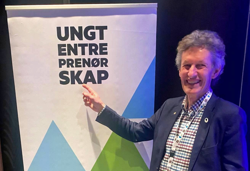 Ungt Entreprenørskap - Lillehammer Rotary på fylkesmessen for ungdomsbedrifter