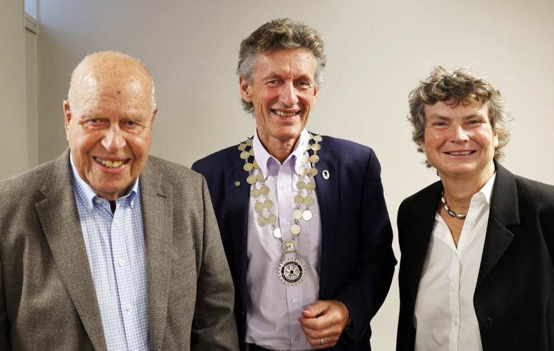 To nye medlemmer ble tatt opp i Lillehammer Rotaryklubb i møte 5. september 2023.