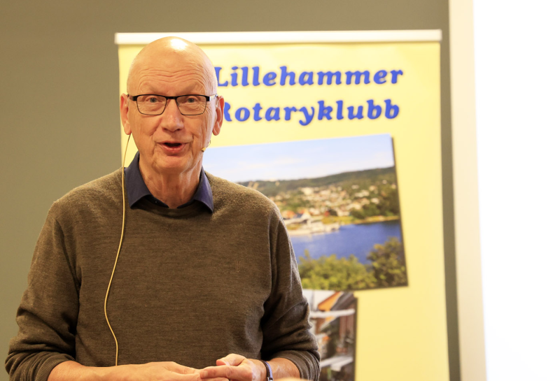 Rekordoppslutning i Lillehammer Rotary da Jon Helge Lesjø delte sine kommentarer og tanker etter lokalvalget 2023.