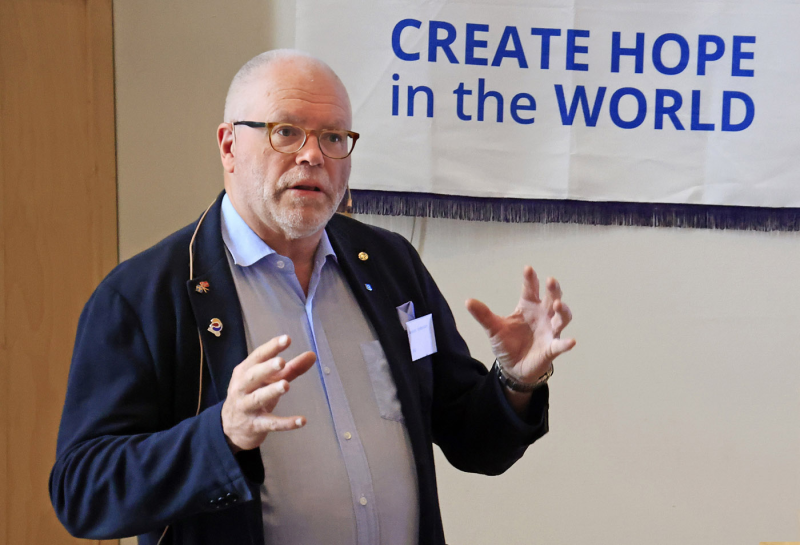 Tirsdag 28 november får Lillehammer Rotary besøk av guvernør Anders Anderson.