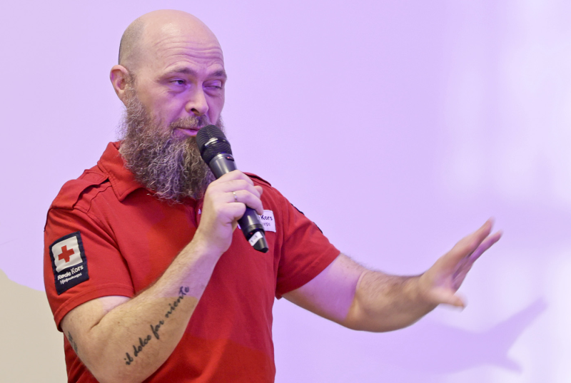 Hele 37 deltakere var tilstede i Lillehammer Rotary tirsdag kveld da Bent Hellum orienterte om organisasjonen Røde Kors.