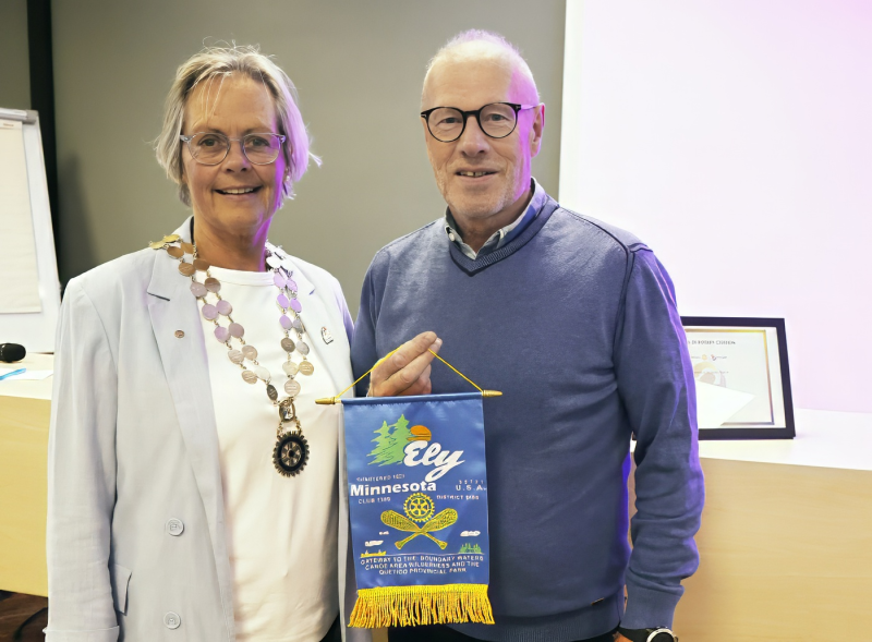 Lillehammer Rotaryklubb fikk hilsen og vimpel fra Ely Rotaryklubb i Minnesota.