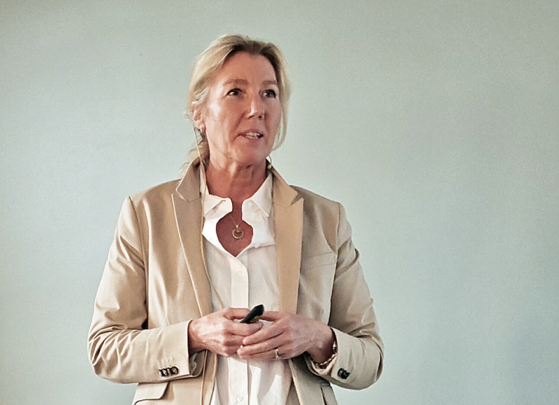 34 hørte styreleder Eli K. Saastad orienterte om Lillehammer Næringsforening (LNF) i Rotaryklubben tirsdag kveld.