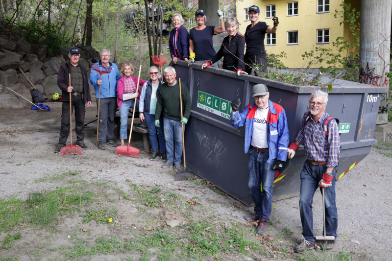 20 deltok på vårdugnaden langs Mesna kultursti torsdag etermiddag.