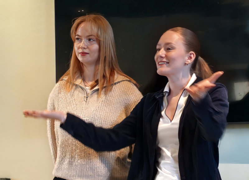 To unge studenter ga en Imponerende presentasjon i Lillehammer Rotary tirsdag kveld av sine erfaringer fra RYLA-seminar.