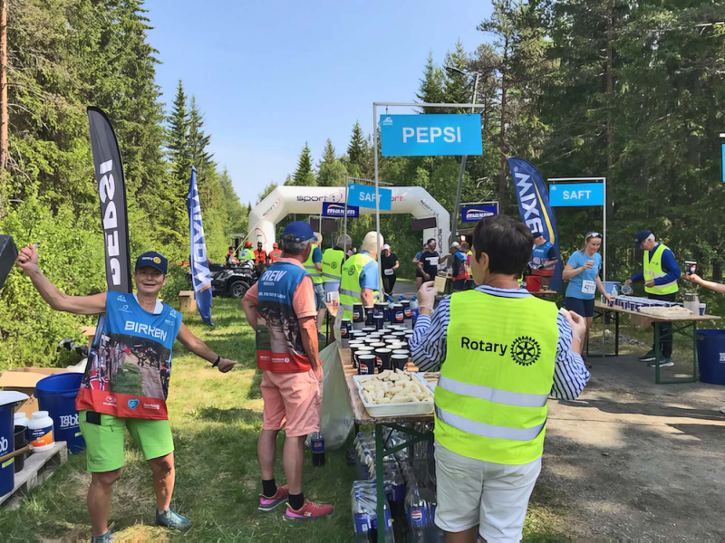 Hektisk og varmt for dugnadsgjengen under årets Birkebeinerløp.